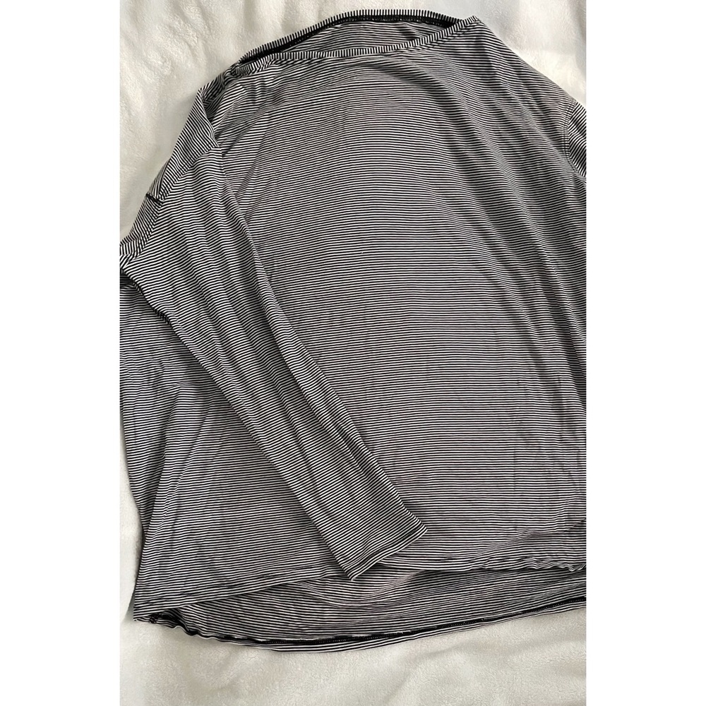 Lulu lemon size 8 womens navy striped top